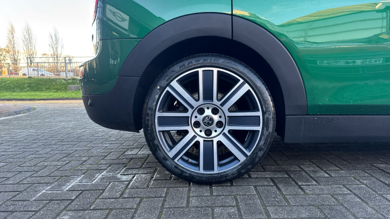 MINI Clubman 1.5 Cooper Exclusive Premium 6dr Auto Petrol Estate